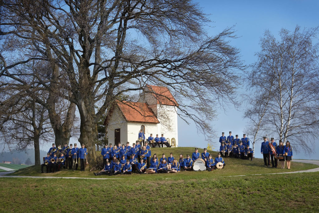 Der Musikverein im Jubiläumsjahr 2013 bei der Dreibuchen-Kapelle in Bromberg